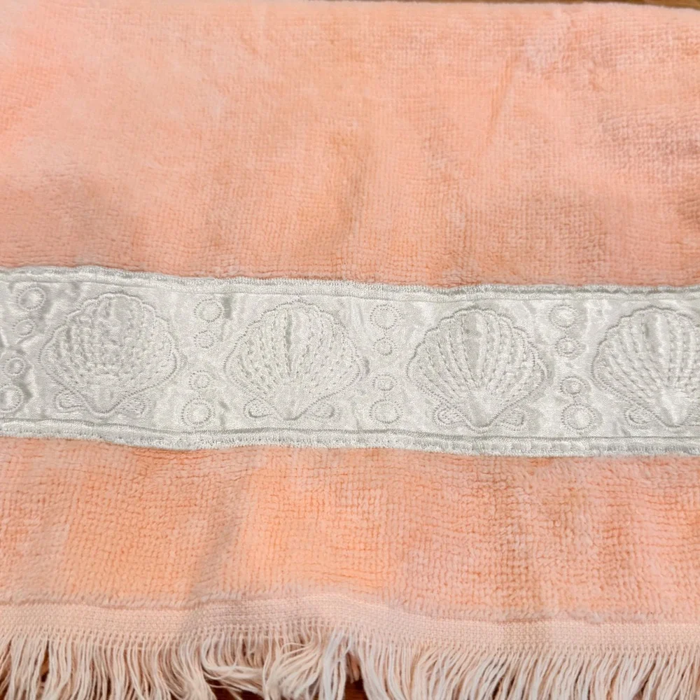 Vintage Fieldcrest Lustre Peach Hand Towels Shell Border Fringe Set of 2 Coastal